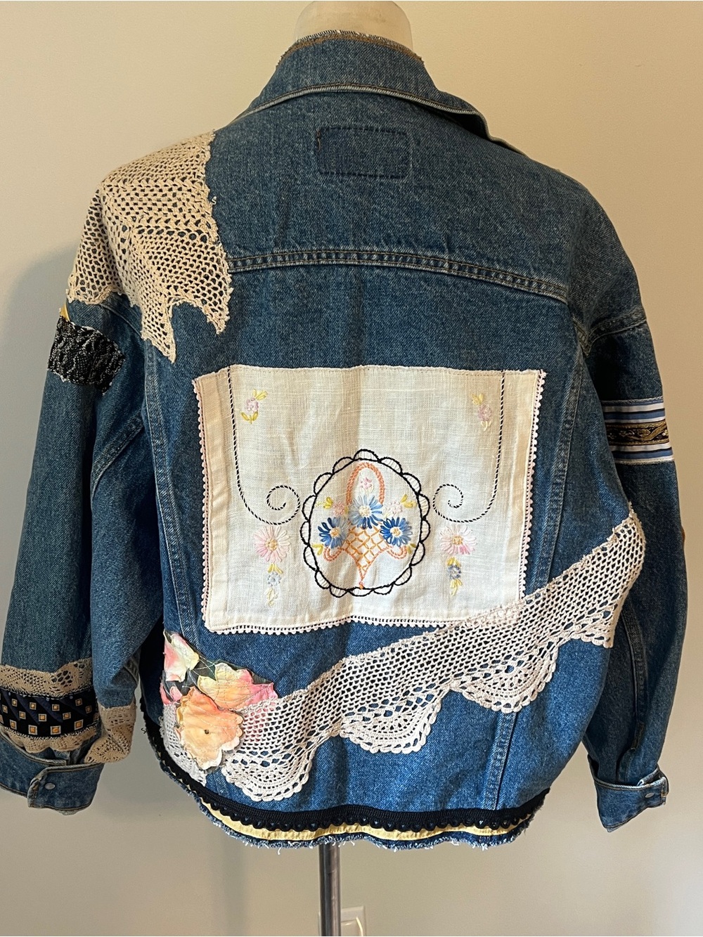 Vintage 80s 90s Custom Upcycled Levi’s Denim Trucker Jacket M/L USA patch ooak - Picture 3 of 14